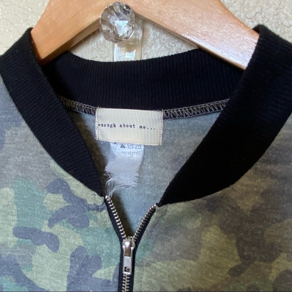 enough about me zip up light jacket camouflage - Picture 4 of 4